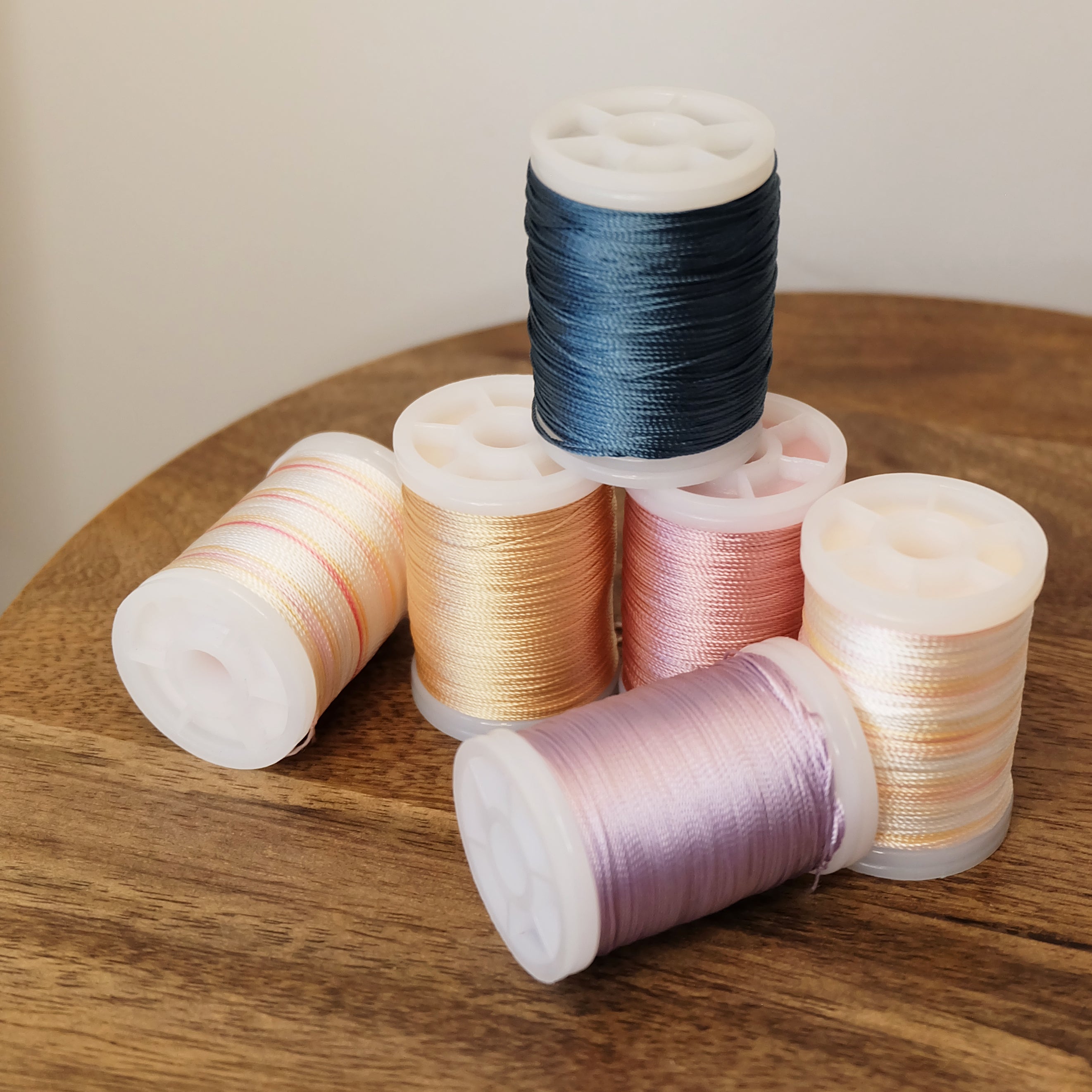 Threading Reeds FF Thread (Solid Color) – Manhattan Reeds